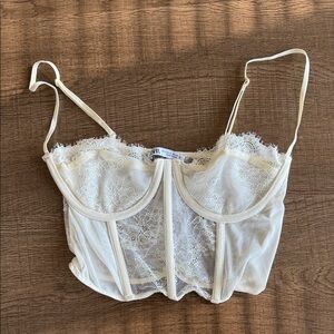 Elegant Lace Bustier in Cream